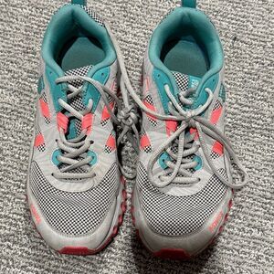 KSwiss Sneakers - Gray and Pink